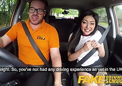 مدرسة لتعليم قيادة السيارات وهمية sexy اليابانية rae lil أسود hot for teacher stiffy
