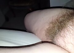 Saya meraba pussy berambut berbulu lembut
