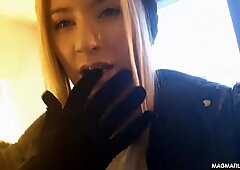 Amatør Tenåring Elsker følelsen av fingrene i hennes Hårete Pussyreport denne videoen
