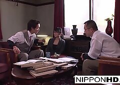 Japanisch Sekätzin blätt ihr Chef im Büro