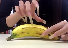 Расположење дуги нокти банана ново