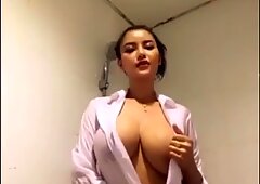 Tits Humungous Thai Ragazza Doccia in Appartamento personale